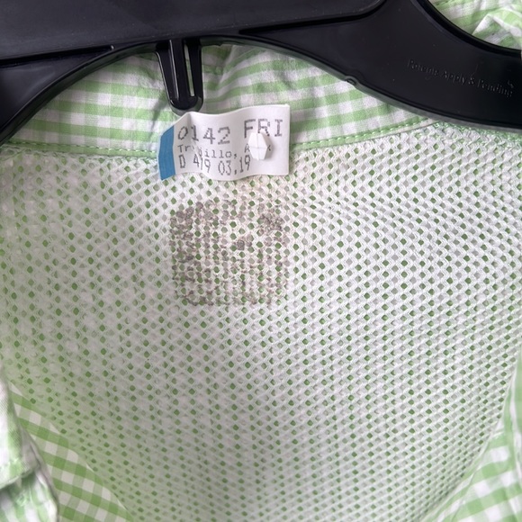 Green button down - Picture 4 of 6